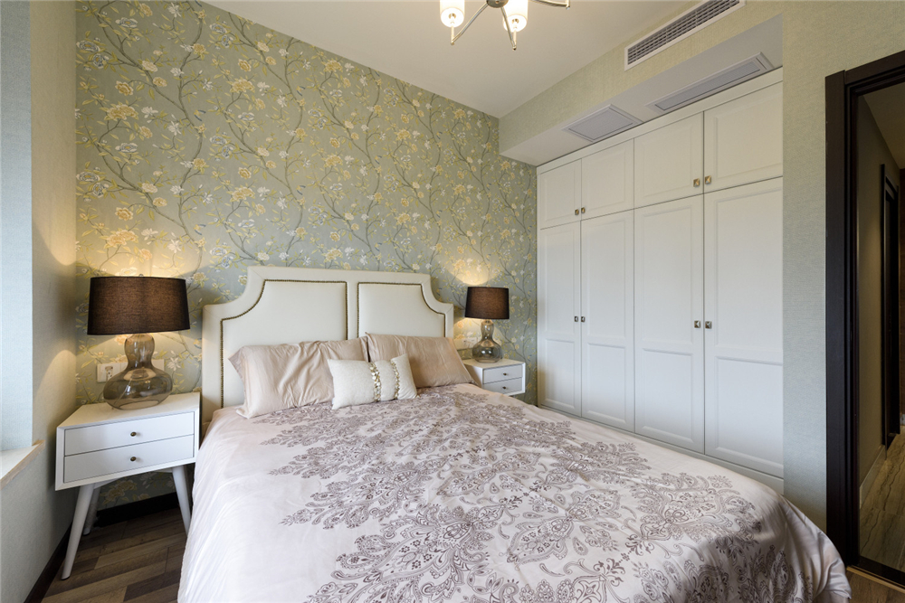 轉(zhuǎn)角衣柜怎么設計才能合理利用“死角”?(圖2) 轉(zhuǎn)角衣柜怎么設計才能合理利用“死角”?(圖2)