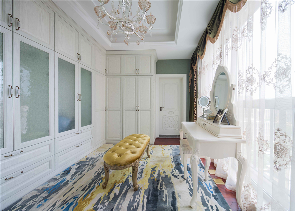 定制衣柜多少錢一平方?(圖3) 定制衣柜多少錢一平方?(圖3)