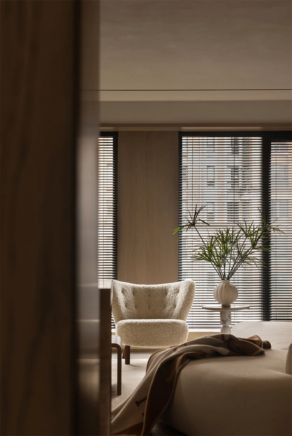 258㎡現(xiàn)代極簡大平層,整木定制裝修設(shè)計(圖12) 12.jpg